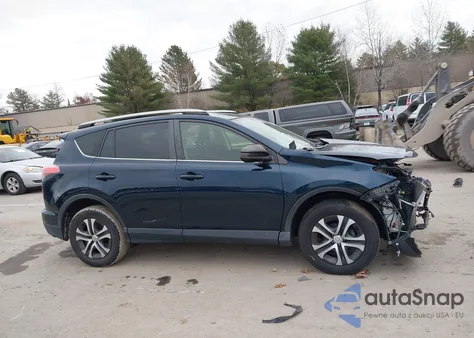 2017 Toyota Rav4 Le z USA, uszkodzony, nr VIN JTMBFREV9HJ108199